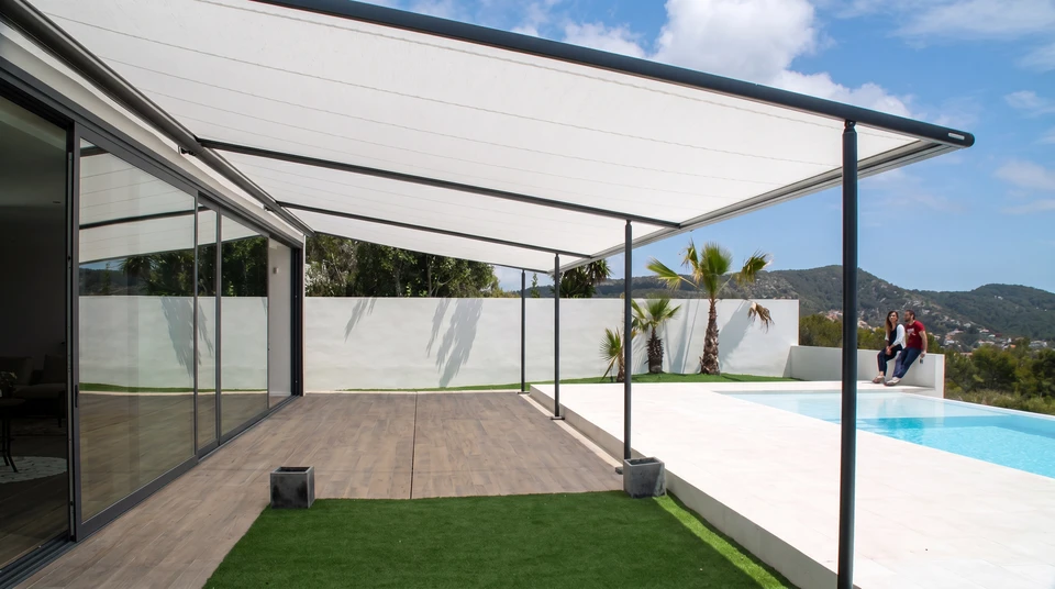 Belle terrasse-salon moderne avec pergola
